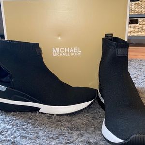 Micheal Kors Skylar Slip Booties